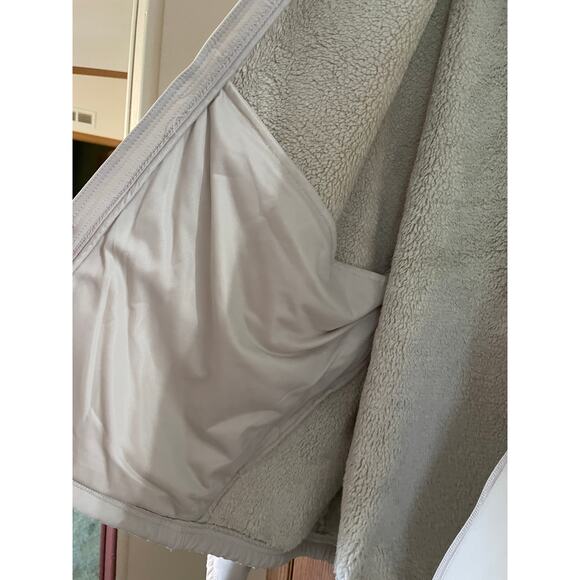 Sold All in Motion Cream Softshell Fleece Jacket Size 5XL PTP 35” Length 33” - Picture 7 of 11